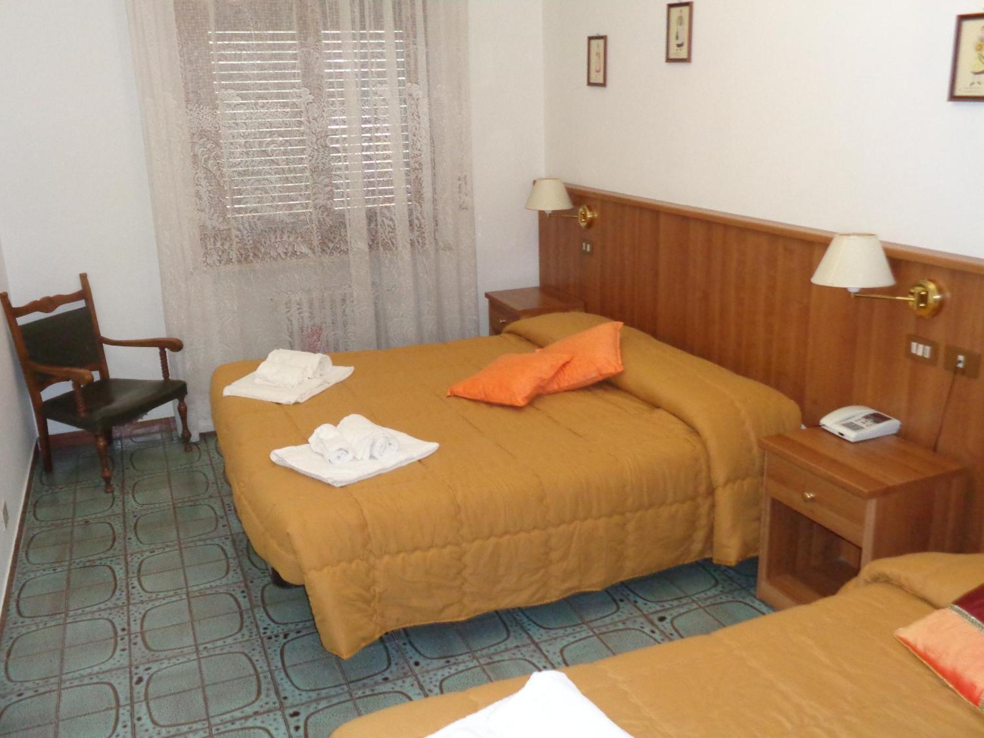 Hotel Rosati 키우시 외부 사진